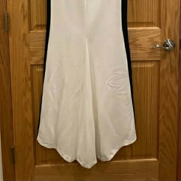Issue New York Sleeveless Mock Neck Gown - Picture 7 of 10